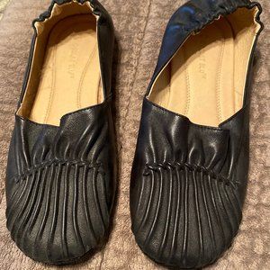 Black flat Chocolat Blu shoes in size 8